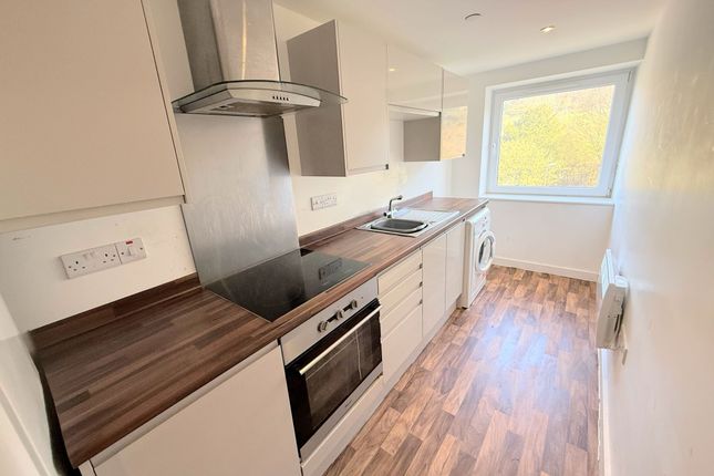 27 Wheatley Court, Halifax photo 2