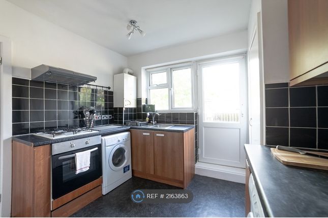 Thumbnail Maisonette to rent in Amesbury Avenue, London