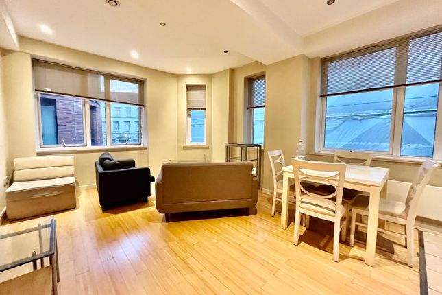 Apt 311, Manchester photo 2