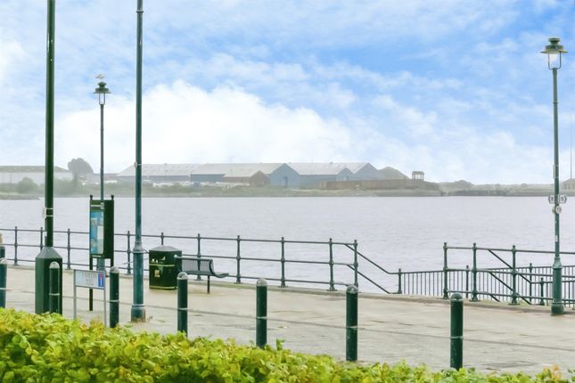 67, Cei Tir Y Castell, Barry photo 2