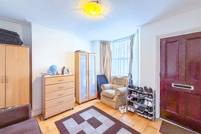 48, Bridge Road, Uxbridge, Greater London photo 2