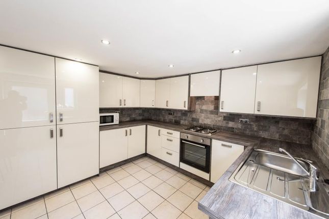 Thumbnail Property to rent in Richmond Mount, Hyde Park, Leeds