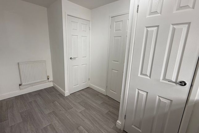 24, Orchard Flatts Crescent, ROTHERHAM photo 4