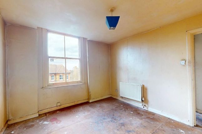 Flat D, 11, Aubert Park, London photo 3