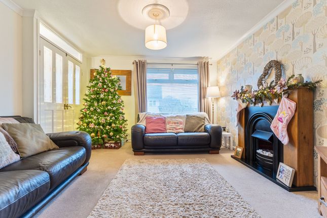 19 Palm Close, Pontypool photo 4