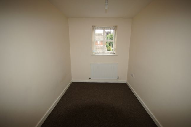 9 Mcghie Court,, McGhie Street, Cannock photo 5