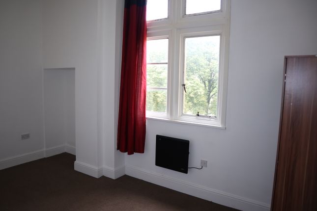 Flat to rent in 19 Grosvenor Gate, Leicester
