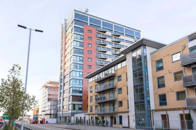 Thumbnail Flat for sale in City Gate House, Eastern Avenue, Ilford