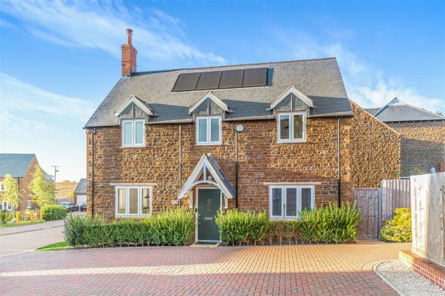 14 Vera Wood Close, Adderbury-1.Jpg