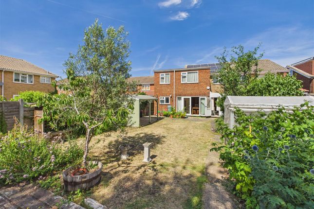 21, Milton Road, Walton-On-Thames photo 2