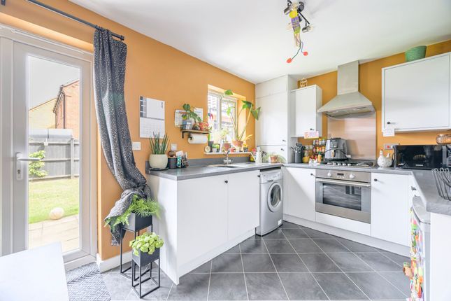 34 Robin Avenue, Harleston photo 2