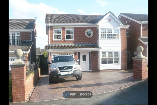 Modern Detached, Easy Drive &amp; Street Parking