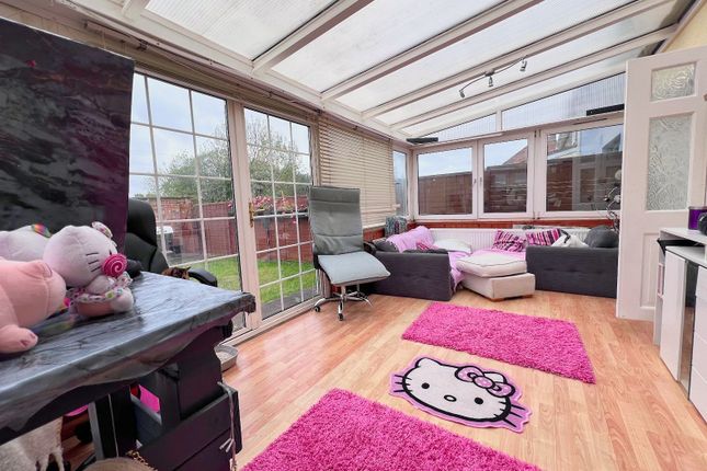 30, Taunton Avenue, Corby photo 3