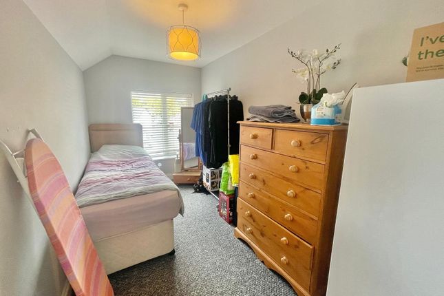 Flat to rent in Upper Manor Road, Paignton, Devon
