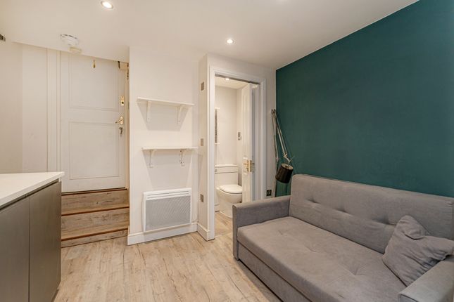 Studio to rent in Gloucester Street, London