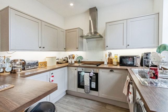 121, Denby Dale Road, WEST YORKSHIRE photo 3