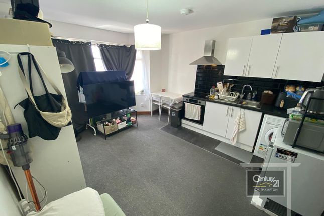 92, Chestnut Road, Southampton photo 4