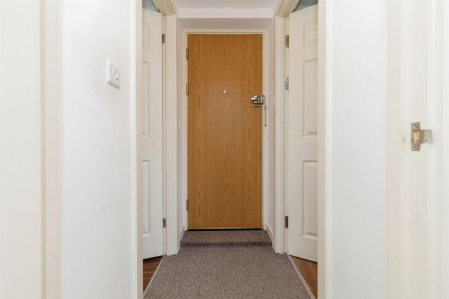 24d, Windsor Drive, Bristol photo 2