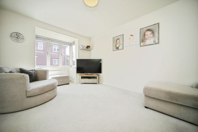 19, Chamomile Close, Stowmarket photo 4