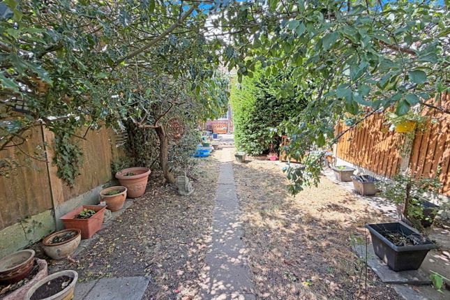 34, Kingsman Road, Stanford-le-hope photo 3