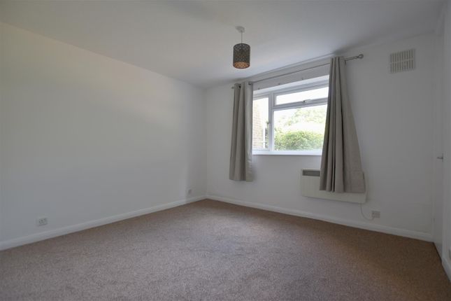 Flat 1, Maple House, Oakfield Drive, Reigate photo 5