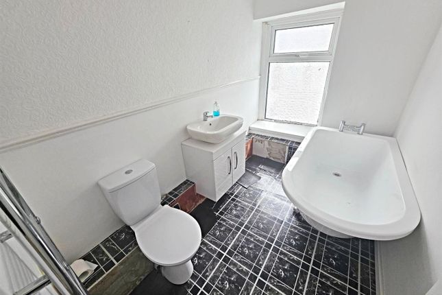 27, Phillip Street, Pontypridd photo 4