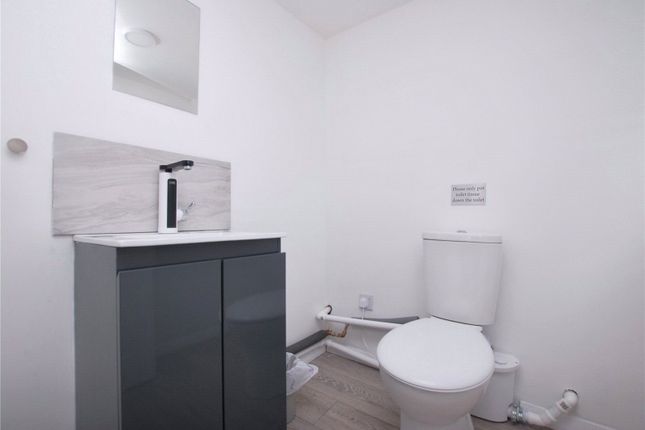 Room 3, 181, Tylehost, Guildford photo 4