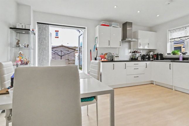3, Roe Close, Devon photo 3