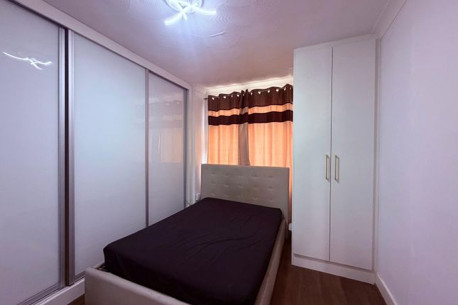 3, Lea Road, Southall , Middlesex photo 4