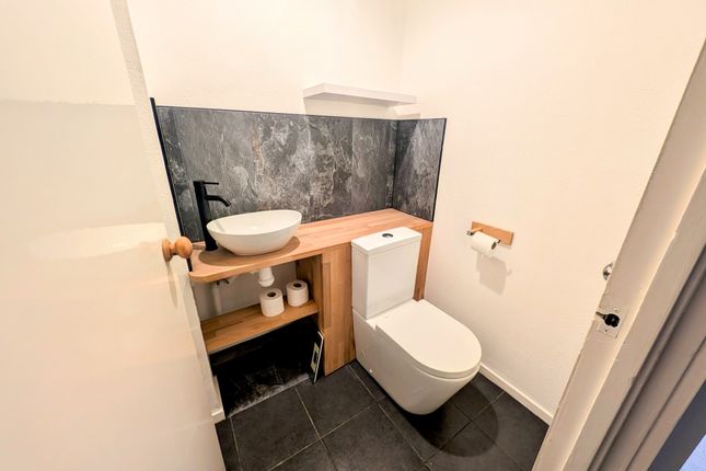 27, Leamington Spa photo 5