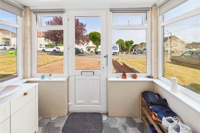 28, St. Lawrence Avenue, Milford Haven photo 2