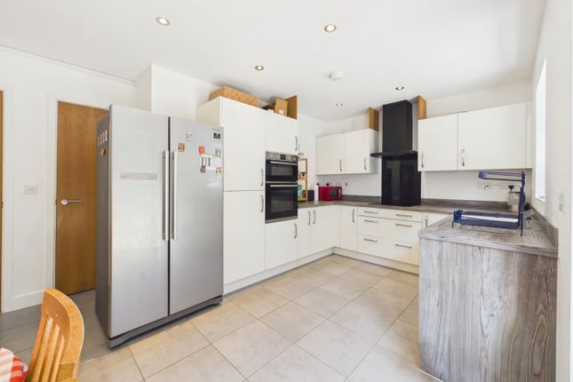 25, LANCASTER AVENUE, WAKEFIELD photo 4