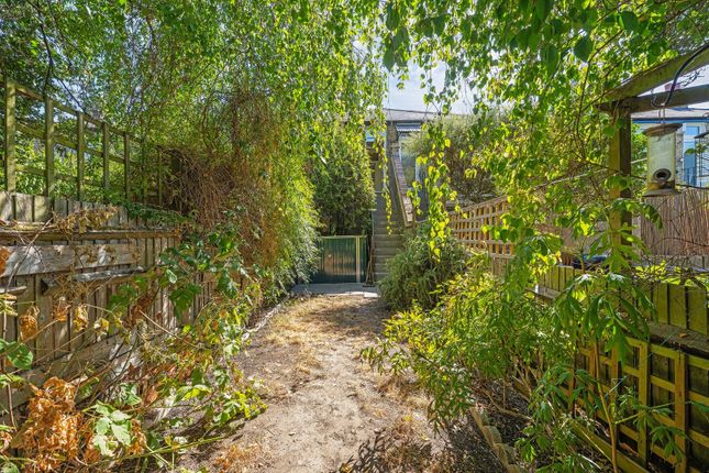 84, Dumbarton Road, London photo 4