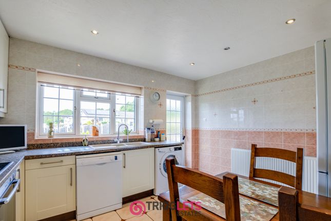 3, Wharncliffe Close, Barnsley photo 4