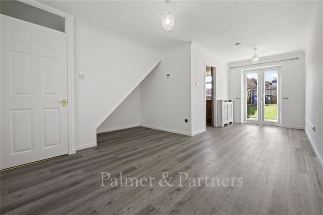 4, Sycamore Close, Suffolk photo 3