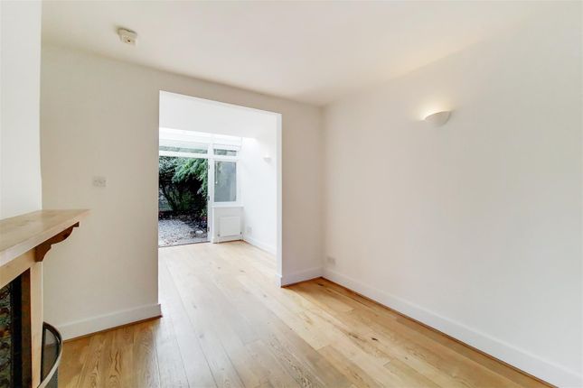 Cricketers Arms Road, Enfield photo 4