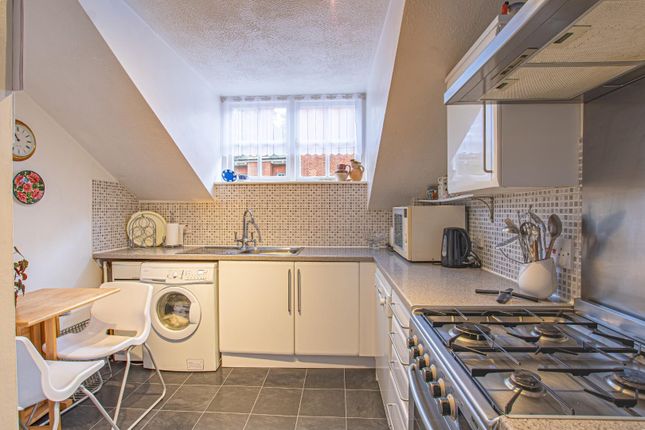 17, Daneswood , Heath Lane, Milton Keynes photo 3