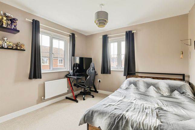 66, Tortoiseshell Drive, Attleborough photo 4