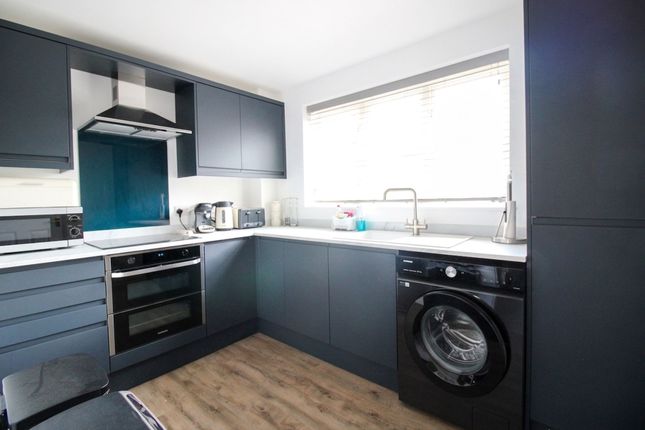 31 Plymouth Close, Eastbourne photo 2