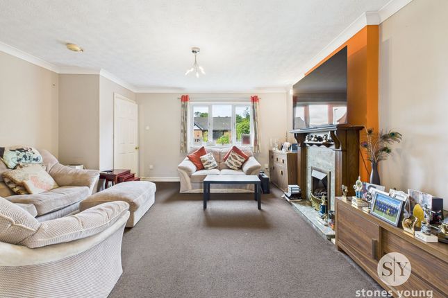 1 Showley Brook Close, Blackburn photo 3