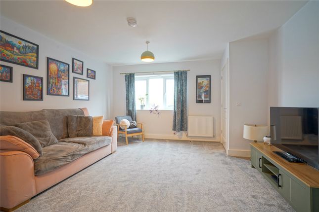 15, Silverwood Hill Way, Rotherham photo 2