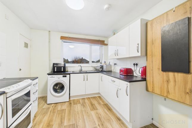 6, Latymer Croft, Gloucester photo 4