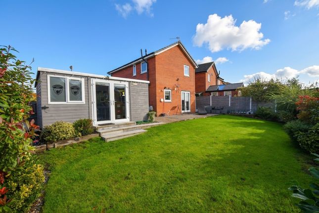 27 Footman Close, Manchester photo 4