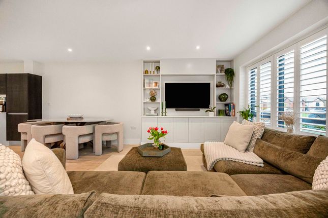 25 Park View, Chigwell photo 4