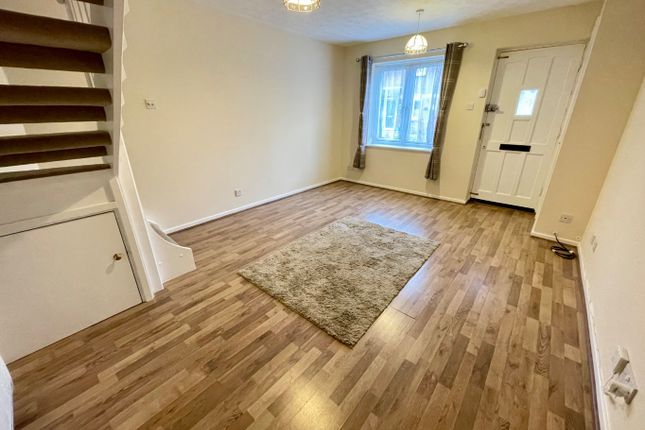 25 Elveden Close, Luton, Bedfordshire photo 3