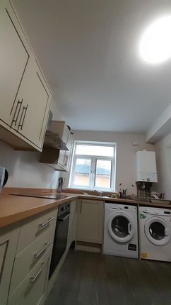 33 Wakefield Road, Room 1, NORMANTON photo 5