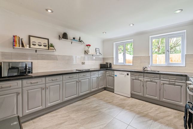 23, Constitution Hill, Benfleet photo 4