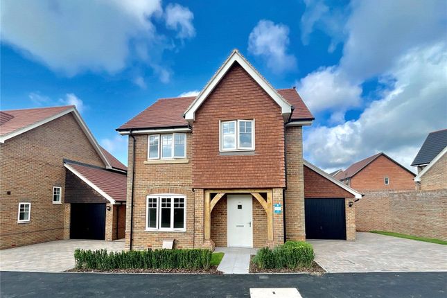 Thumbnail Detached house for sale in Hackney Way, Mortimer Common, Reading, Berkshire