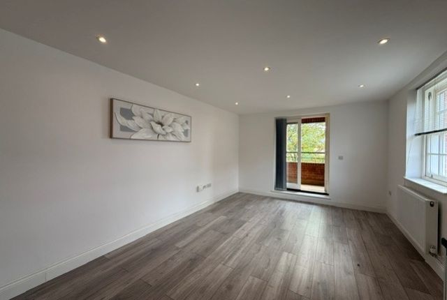 Flat 6, 2 Ferndale Terrace, Harrow photo 3