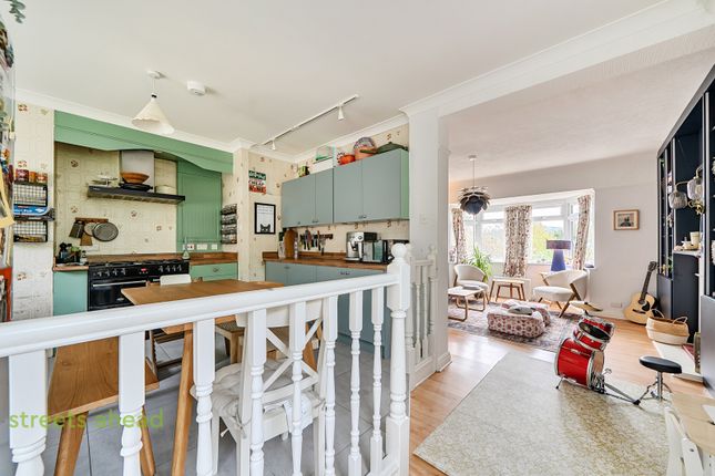 11A, The Grove, Coulsdon photo 4